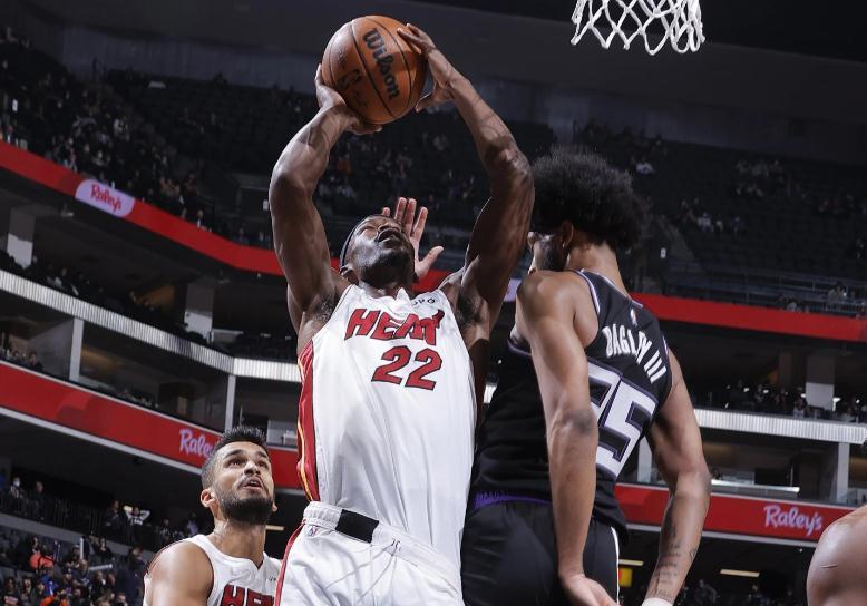  福克斯准绝杀国王险胜活塞延续客场强势